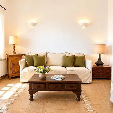 Yakinthos Hotel 4*
