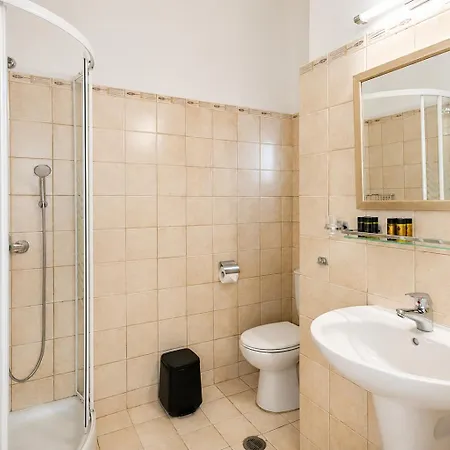 Yakinthos Szálloda 4*