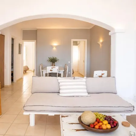 Yakinthos Hotel 4*